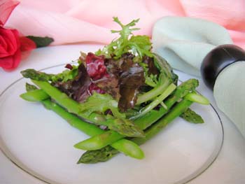mesclun asparagus salad